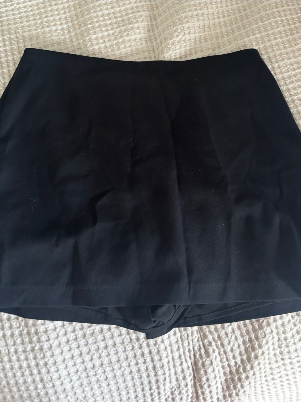 Abercrombie & Fitch Black Ultra High-Rise Mini Skort